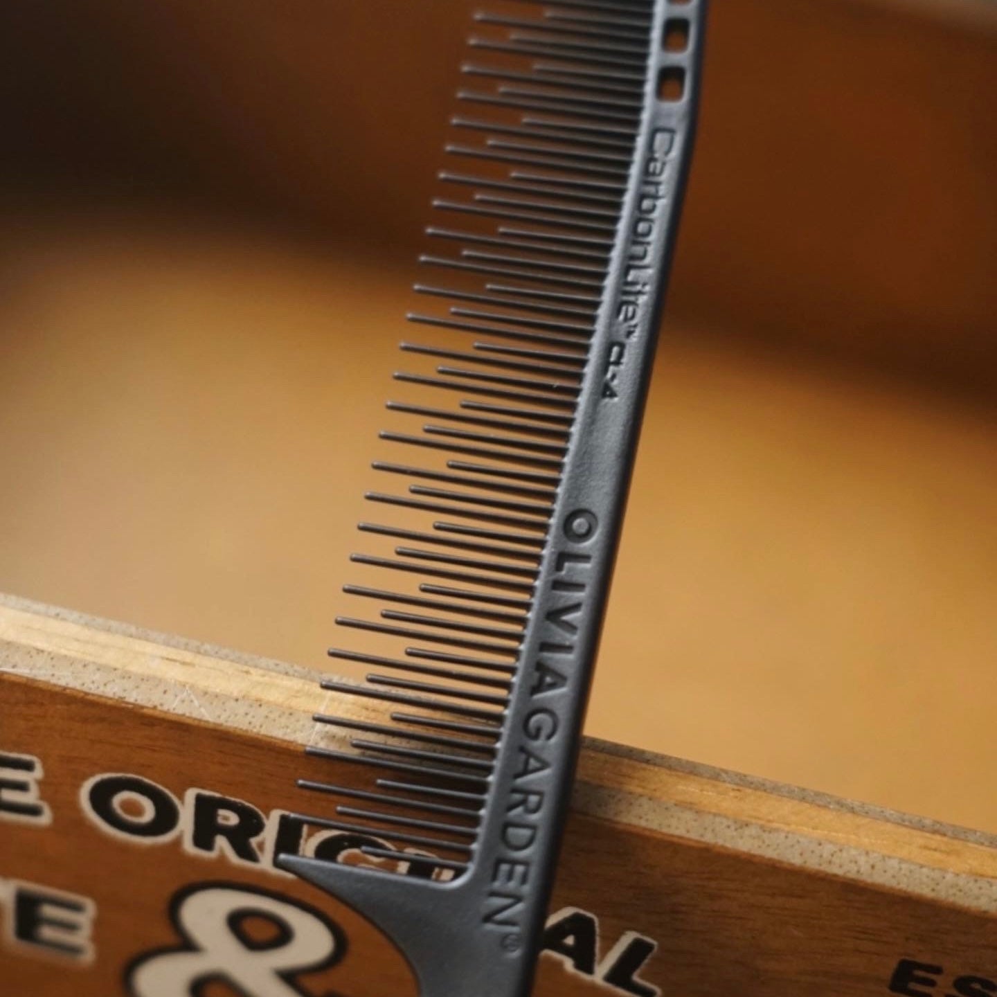 Olivia Garden Carbonlite Metal Tail Teasing Comb CL-4