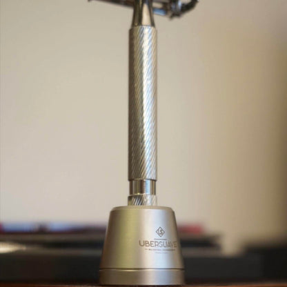 Ubershave Razor Island Stand (Silver/Black)